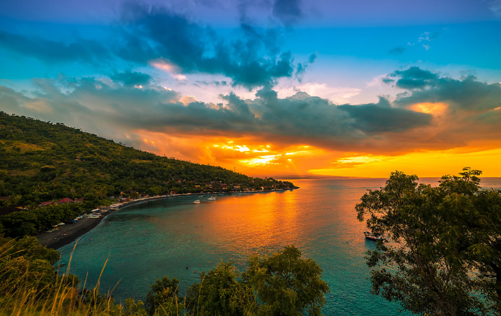 Breathtaking beauty of Bali, which is stunning during the day or night. 